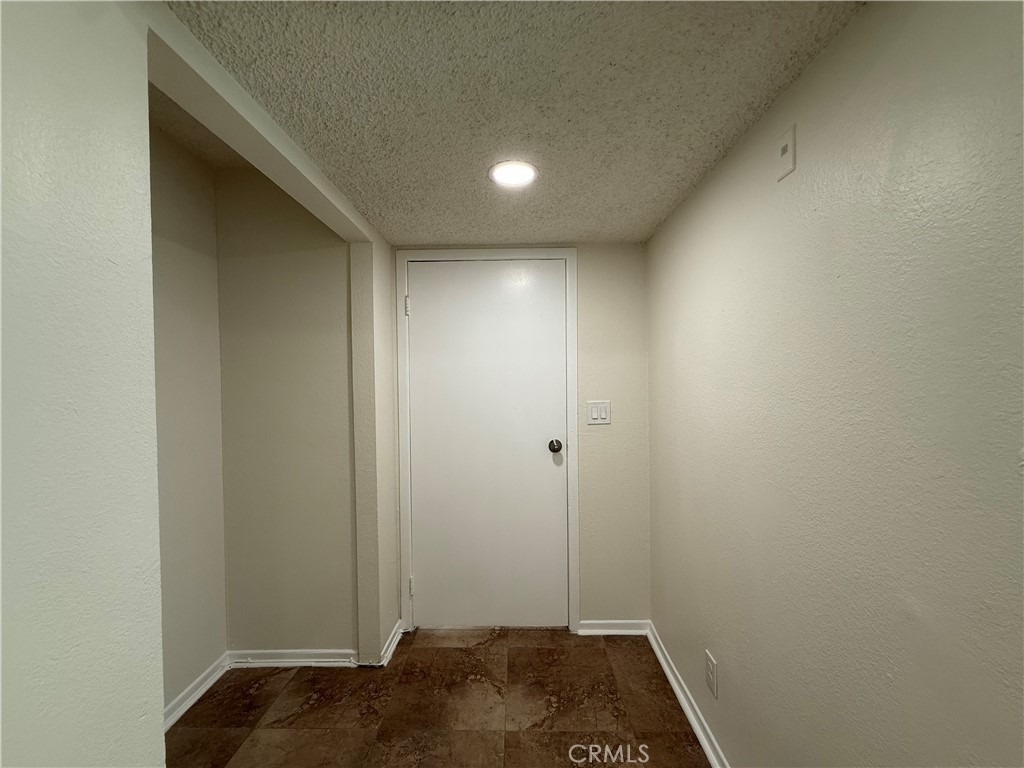 221 W Elm Avenue - Photo 13
