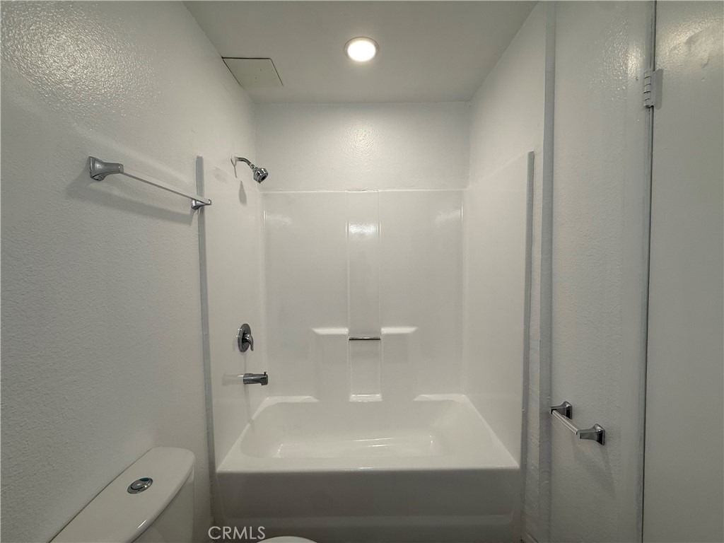 221 W Elm Avenue - Photo 22