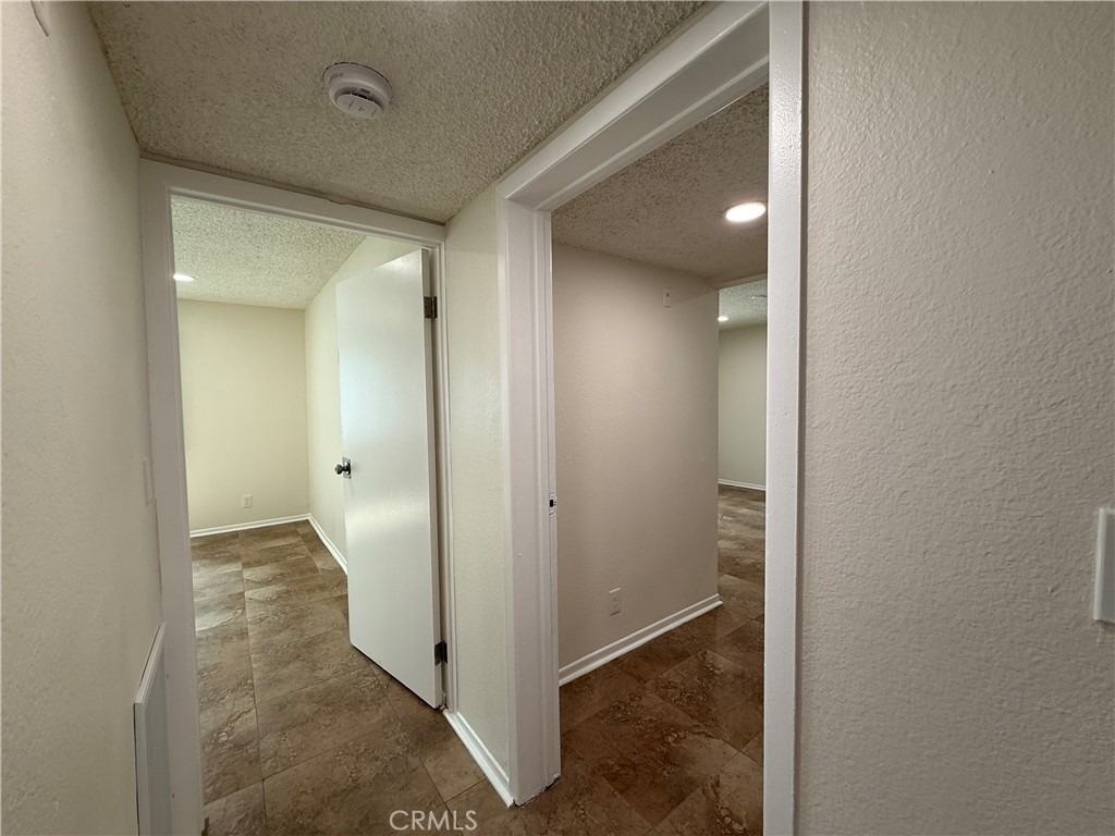 221 W Elm Avenue - Photo 8