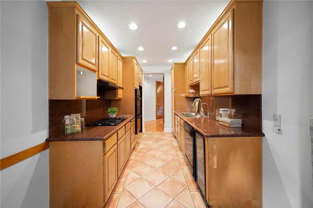 750 S Bundy Drive - Photo 4