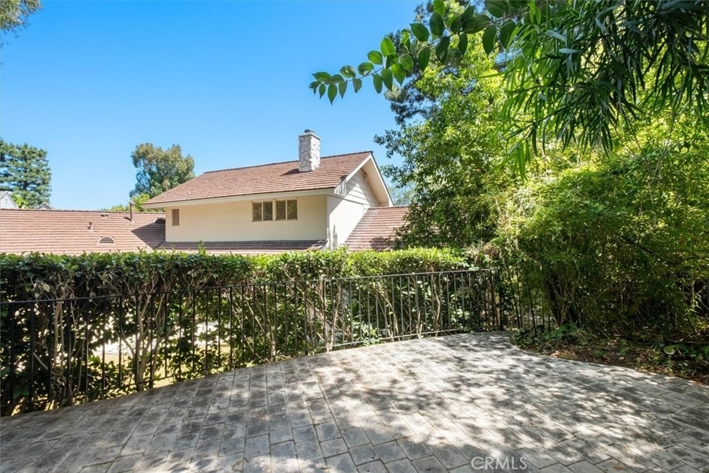 3969 Longridge - Photo 32