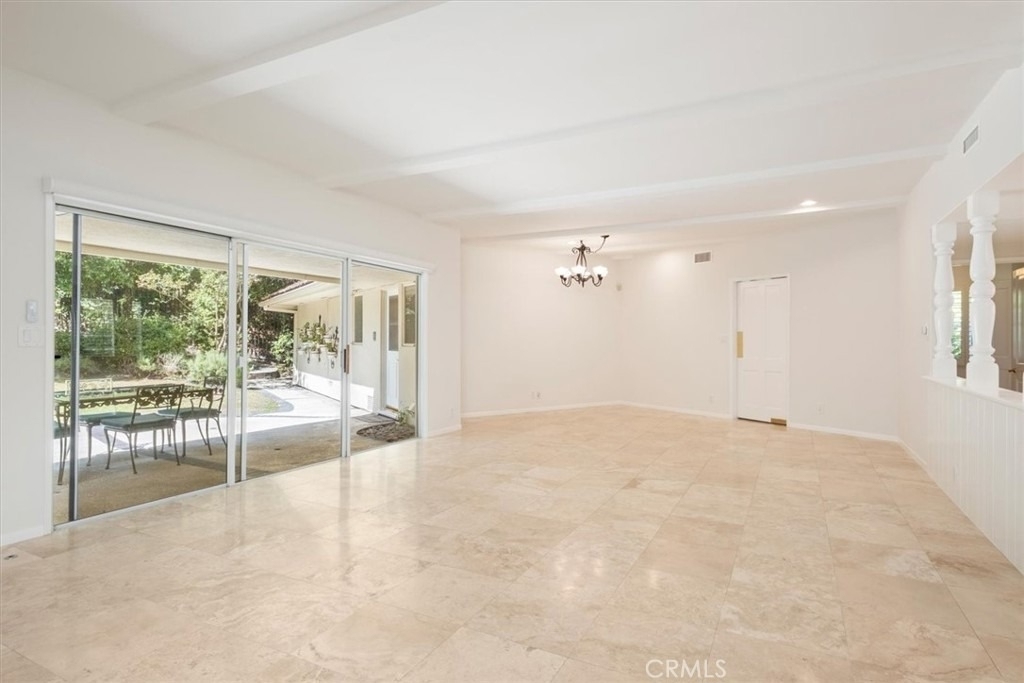 3969 Longridge - Photo 4