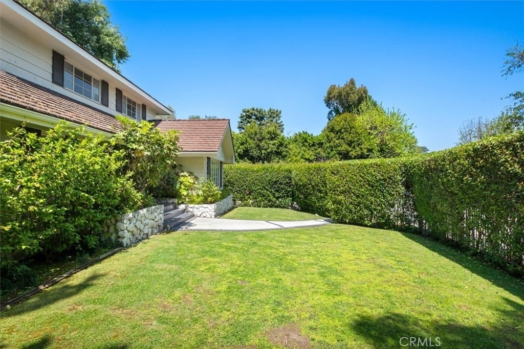 3969 Longridge - Photo 2