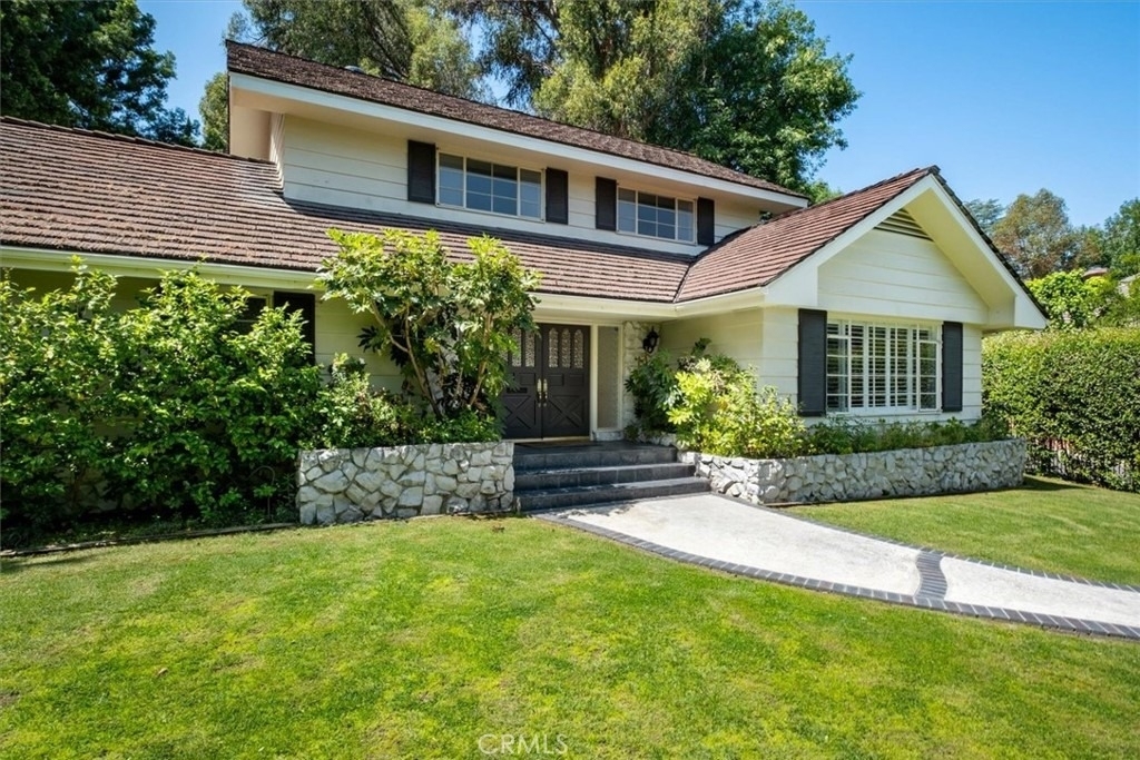 3969 Longridge - Photo 1