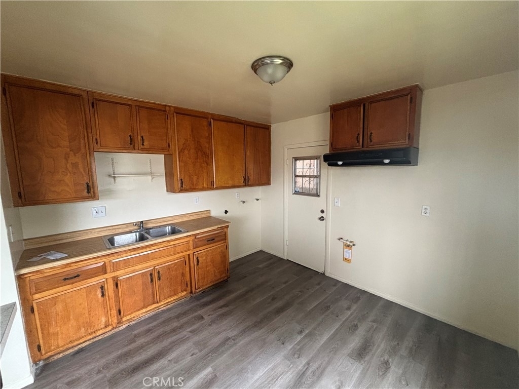 8866 S Wall St - Photo 3