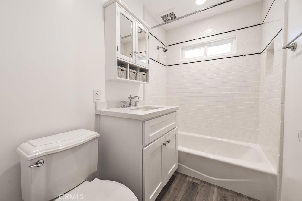 555 N Olive Street - Photo 4