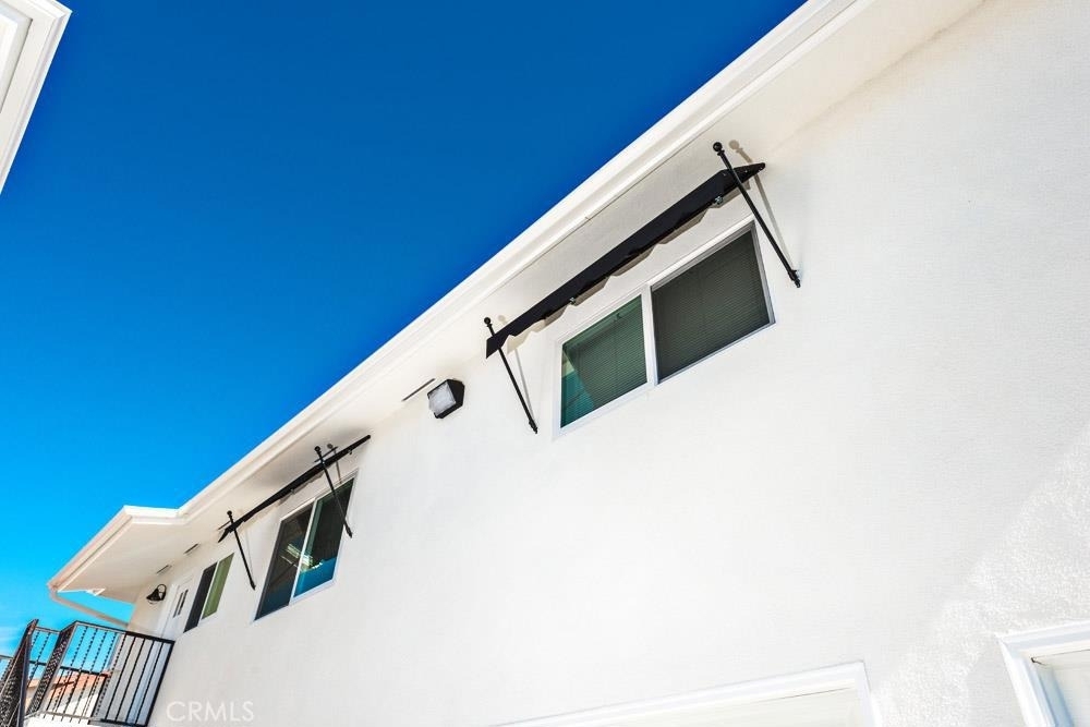 555 N Olive Street - Photo 9