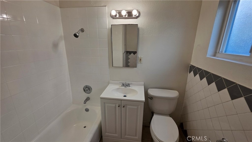 8641 Cerritos - Photo 4