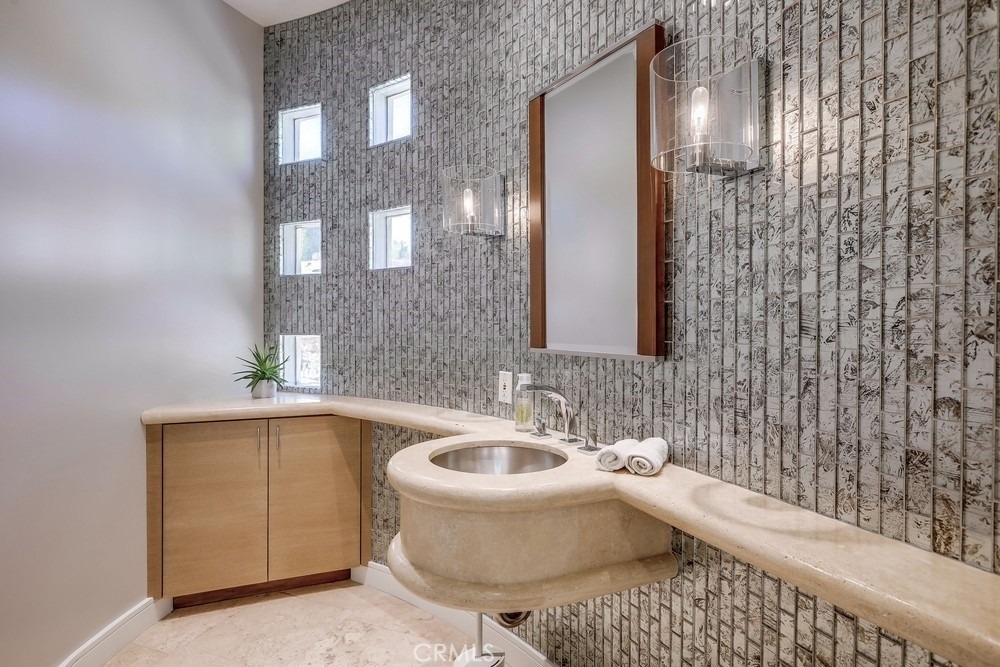 1725 Del Mar - Photo 17