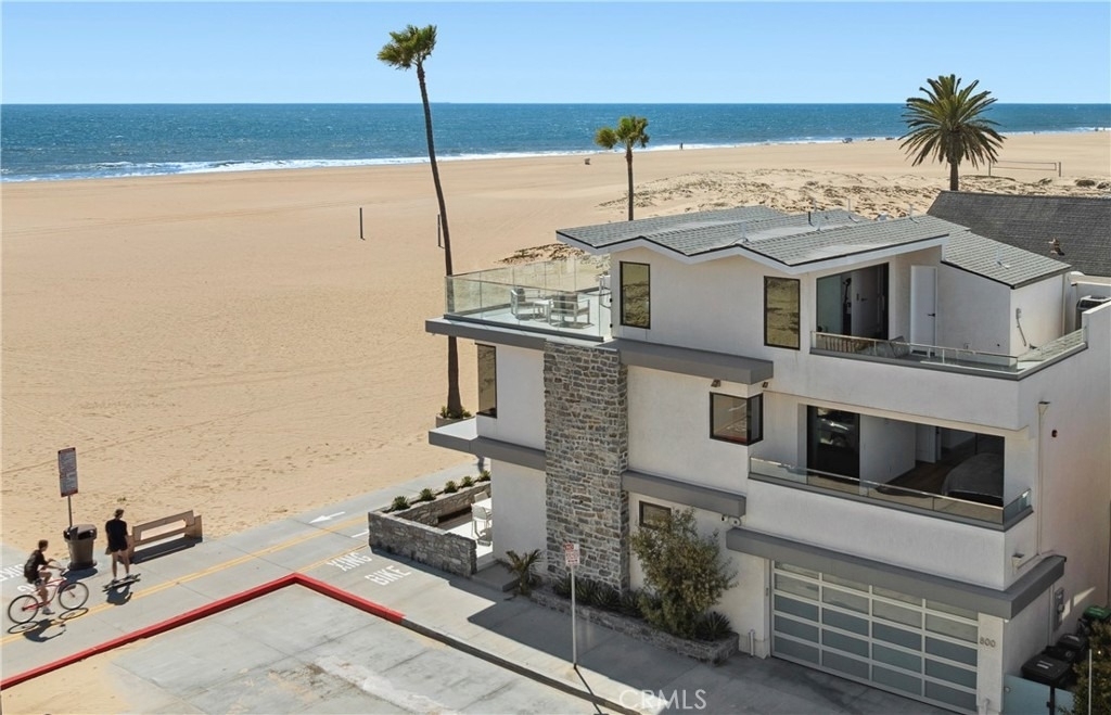 800 W Oceanfront - Photo 0