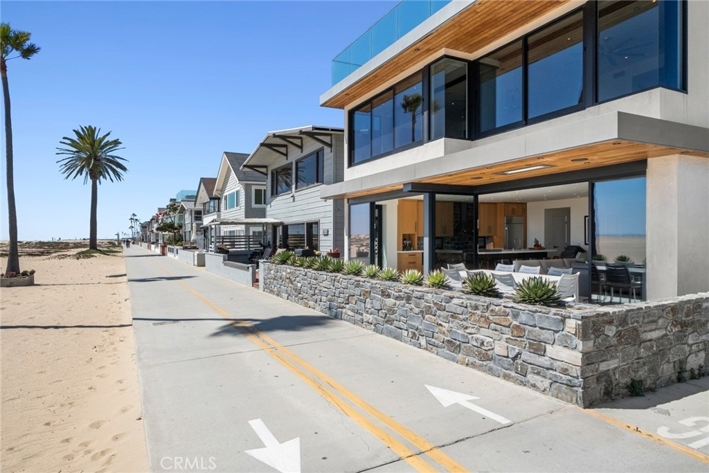 800 W Oceanfront - Photo 1