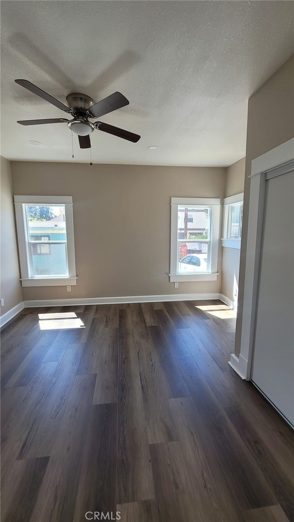 324 E Walnut - Photo 5