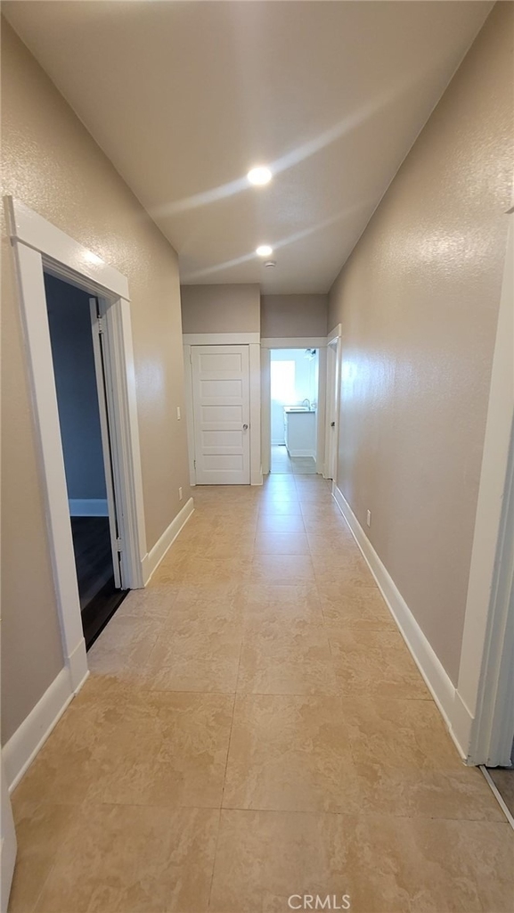 324 E Walnut - Photo 3