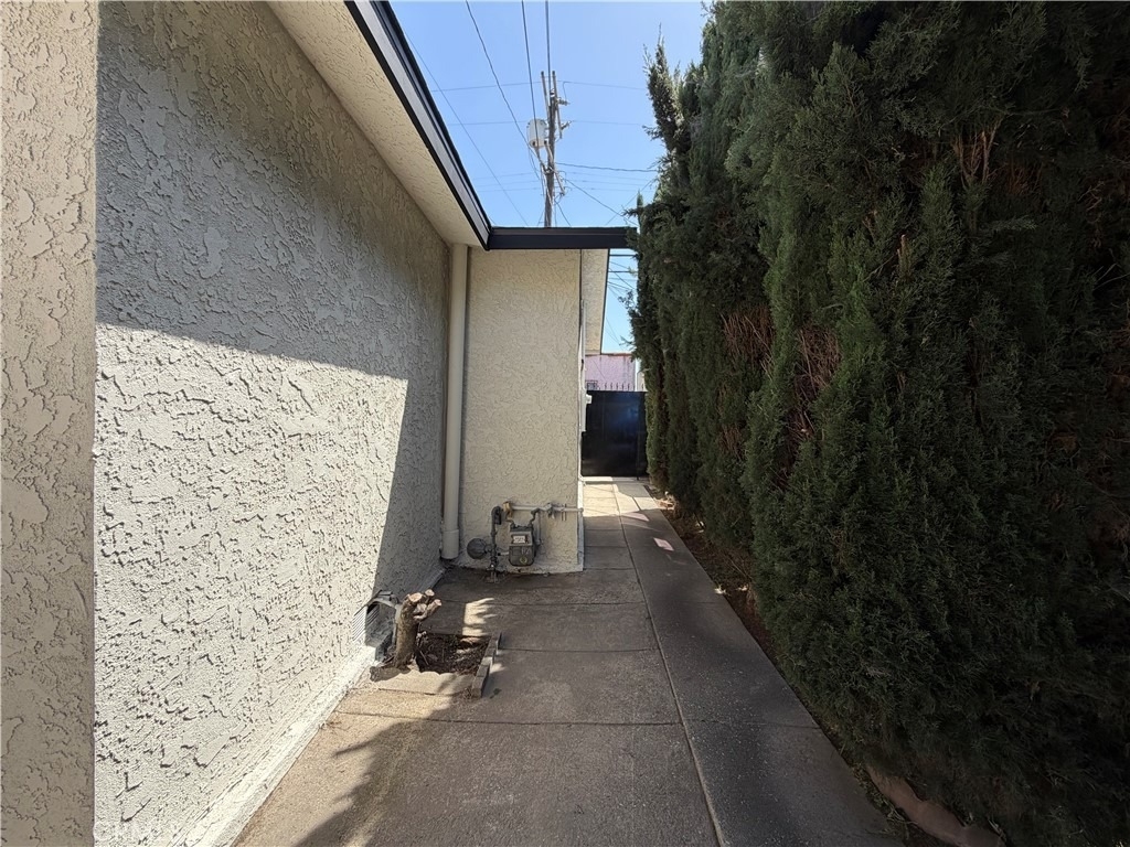 1426 W 83rd - Photo 12