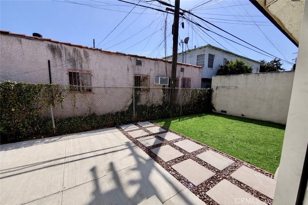 1426 W 83rd - Photo 10