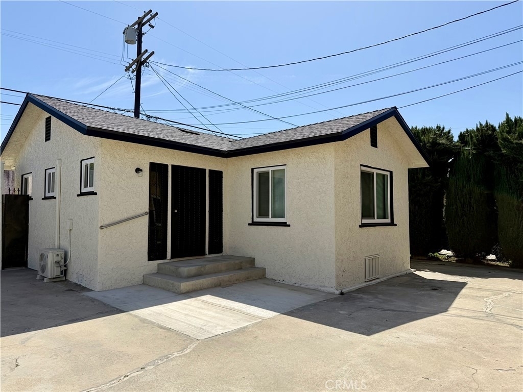 1426 W 83rd - Photo 1