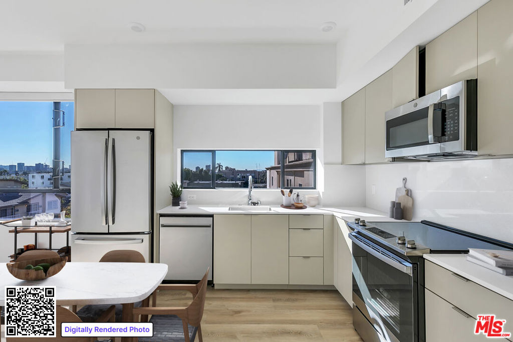 521 N Gramercy Place - Photo 1