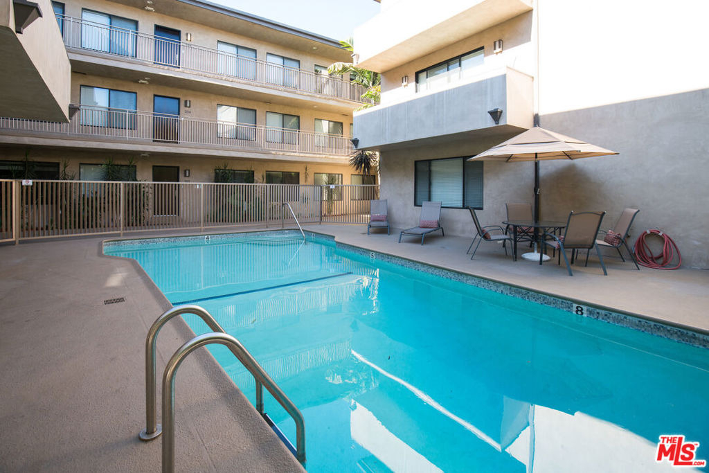 931 N Alfred Street - Photo 31