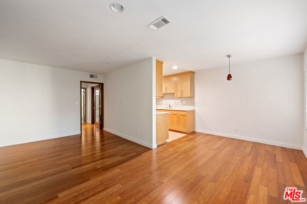 931 N Alfred Street - Photo 1