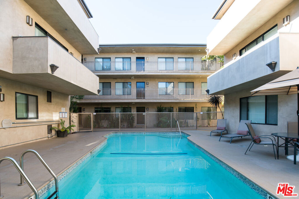 931 N Alfred Street - Photo 15