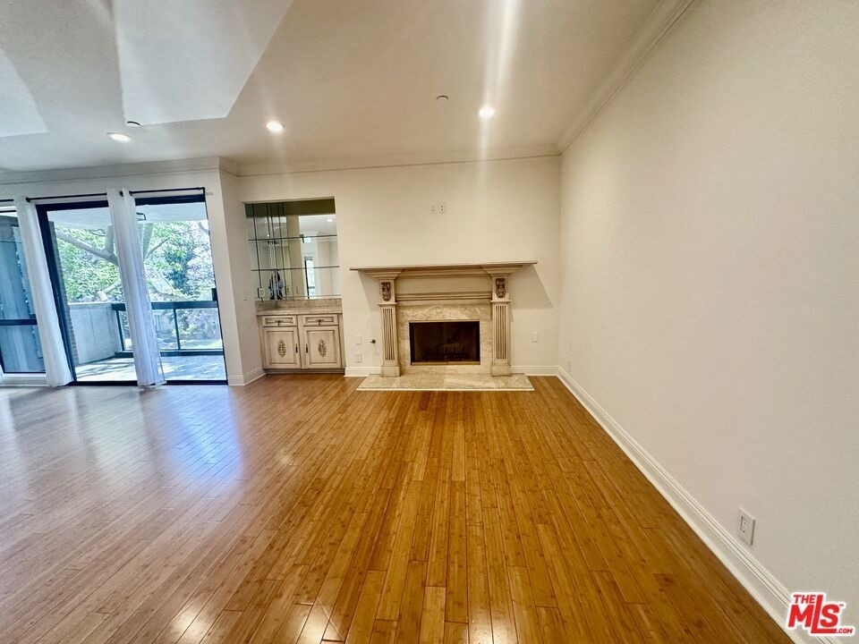 324 N Palm Drive - Photo 5