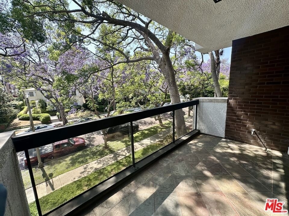 324 N Palm Drive - Photo 1