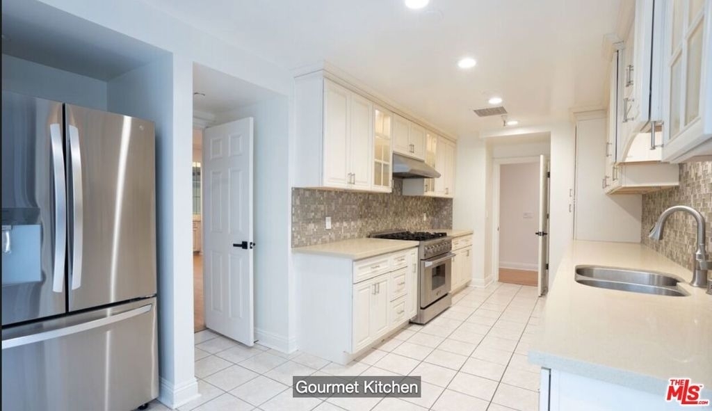 324 N Palm Drive - Photo 33