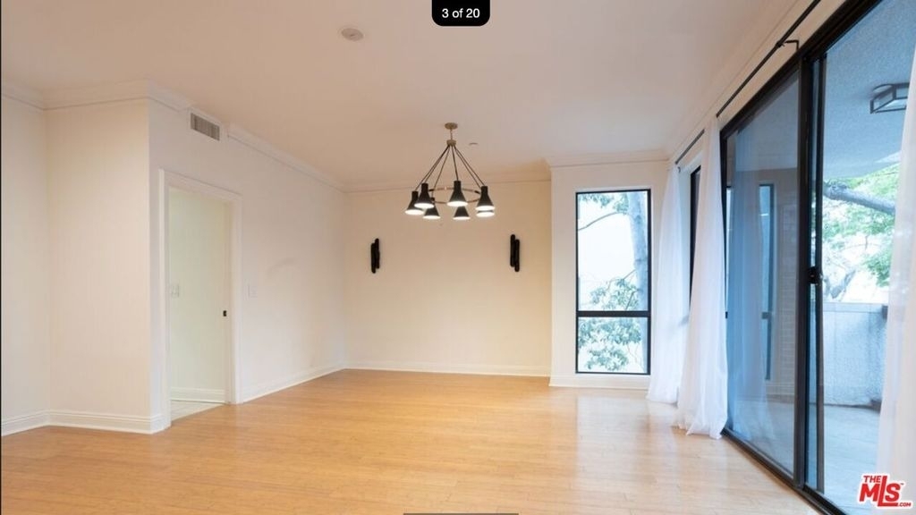324 N Palm Drive - Photo 4