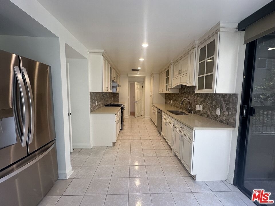 324 N Palm Drive - Photo 21