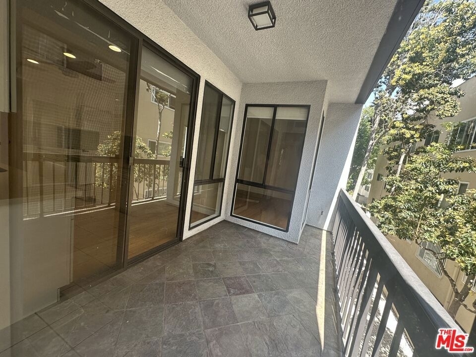 324 N Palm Drive - Photo 30