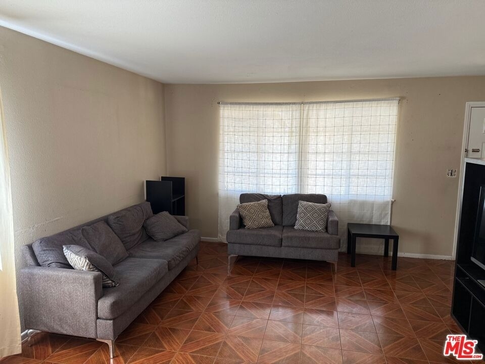 38454 Sumac Avenue - Photo 3