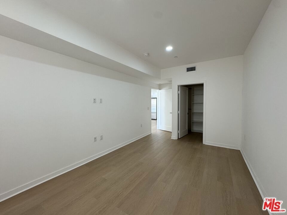 3977 Beverly Boulevard - Photo 7