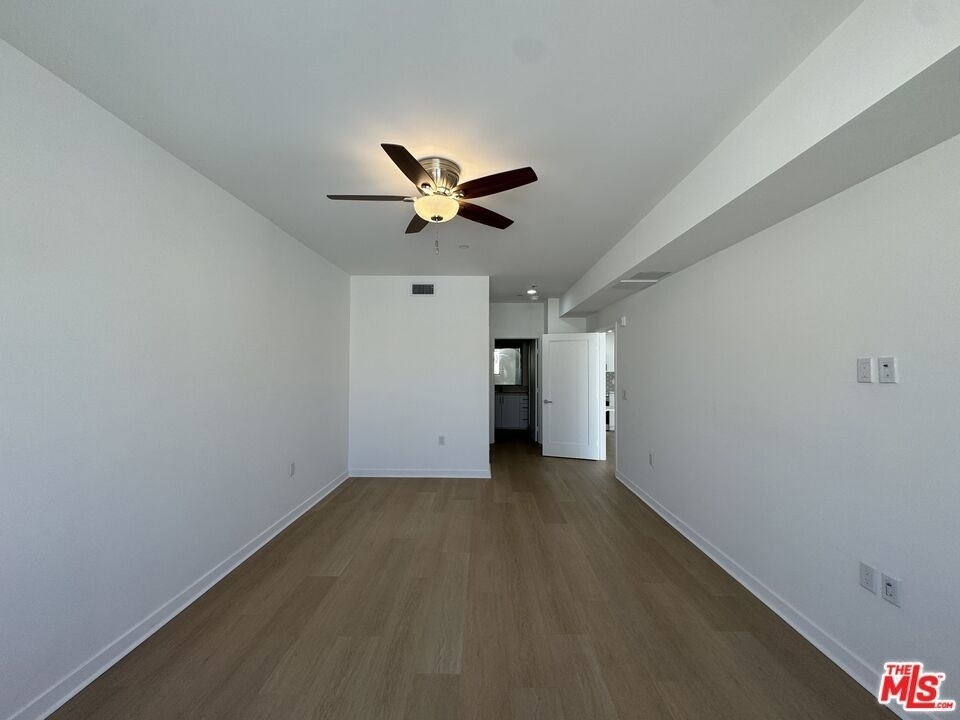 3977 Beverly Boulevard - Photo 2