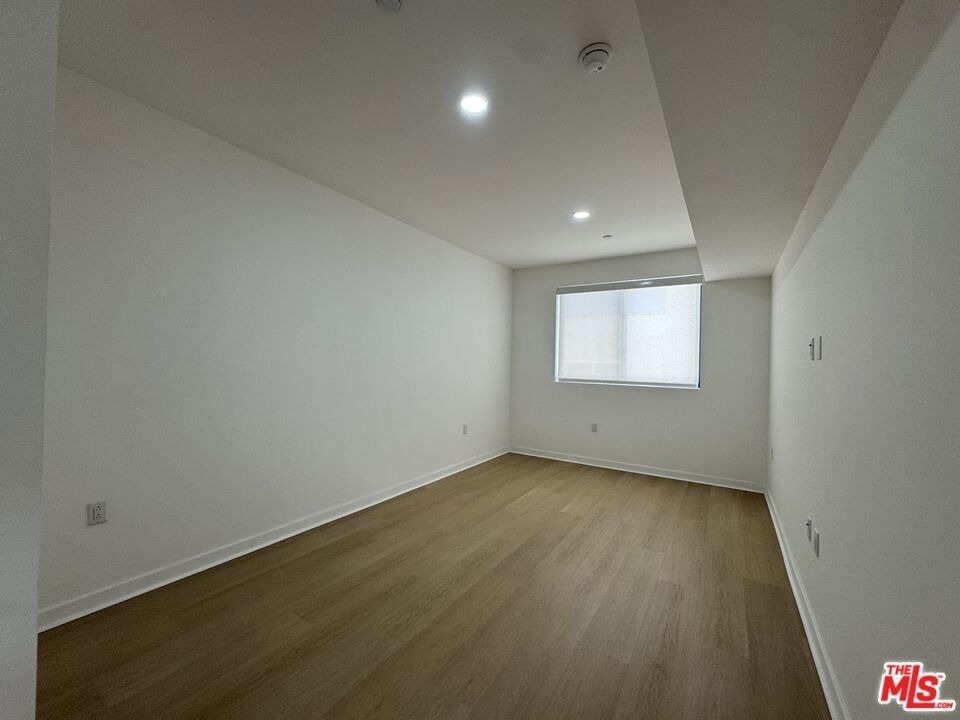 3977 Beverly Boulevard - Photo 6