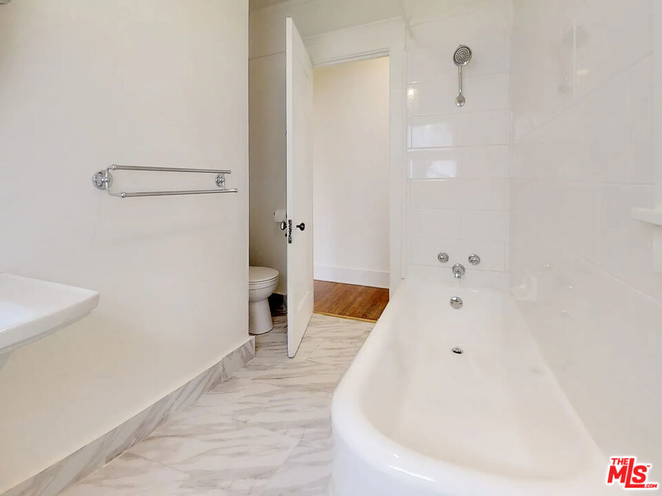 1260 N Flores Street - Photo 5