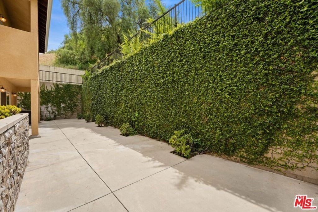 1630 Bridgeport Drive - Photo 45