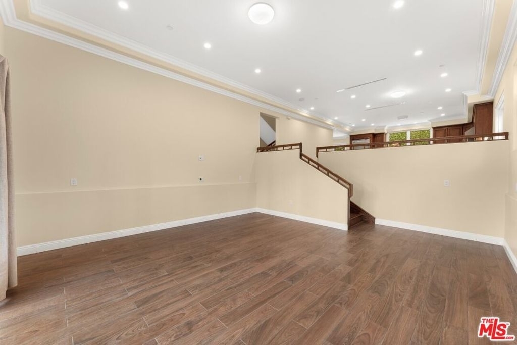 1630 Bridgeport Drive - Photo 2