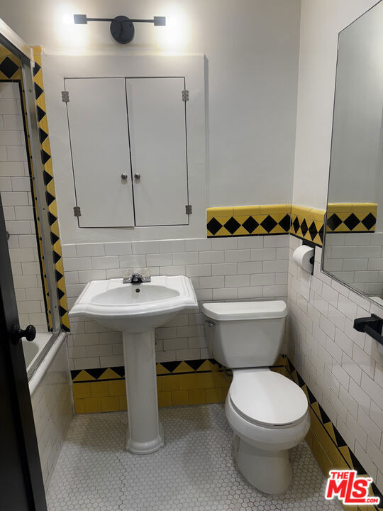 4880 Lexington Avenue - Photo 6