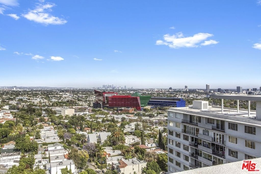 838 N Doheny Drive - Photo 39