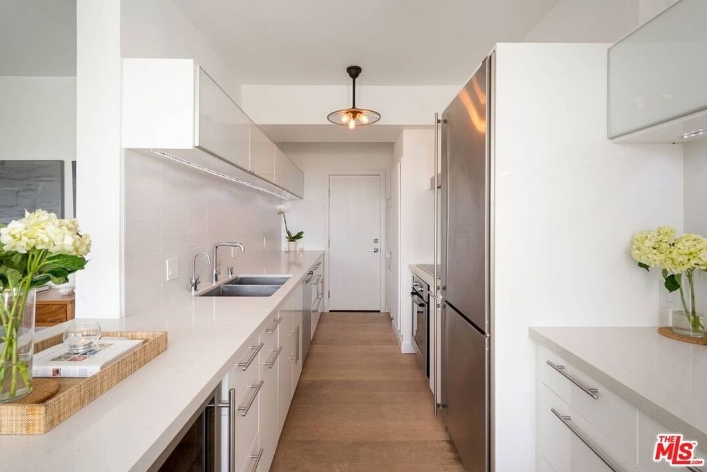 838 N Doheny Drive - Photo 16