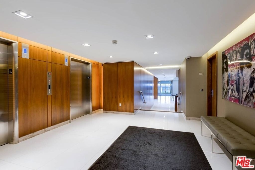 838 N Doheny Drive - Photo 23