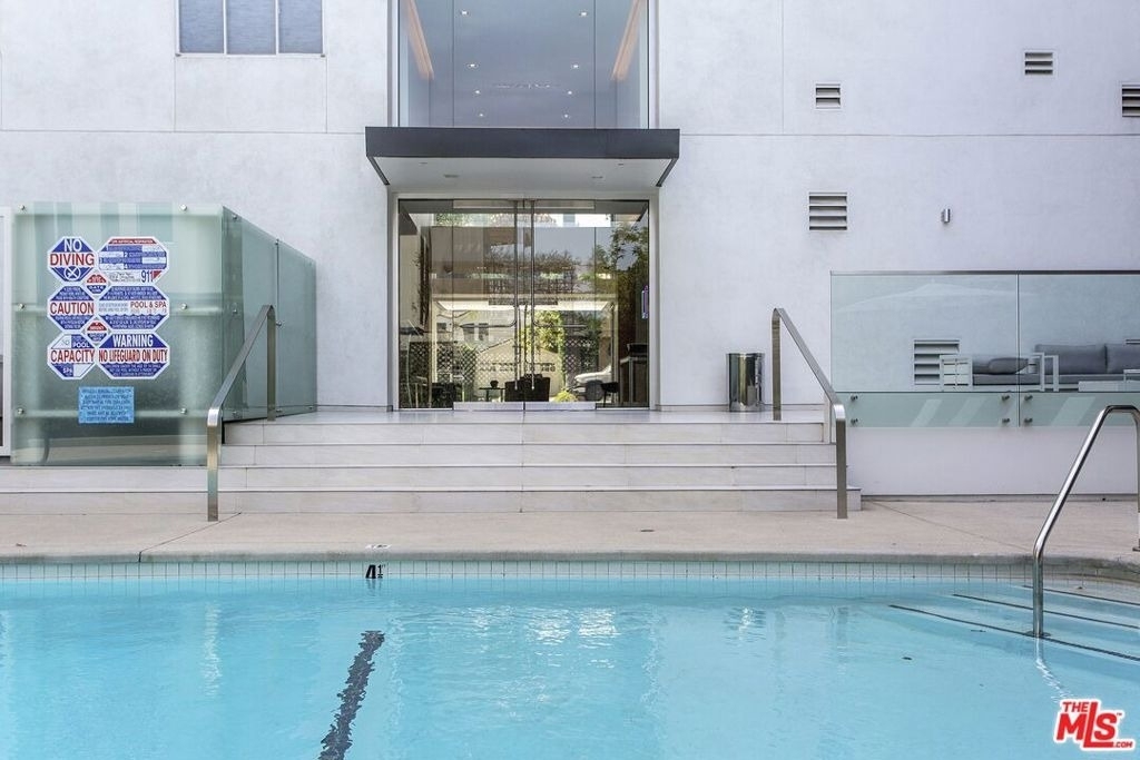 838 N Doheny Drive - Photo 30