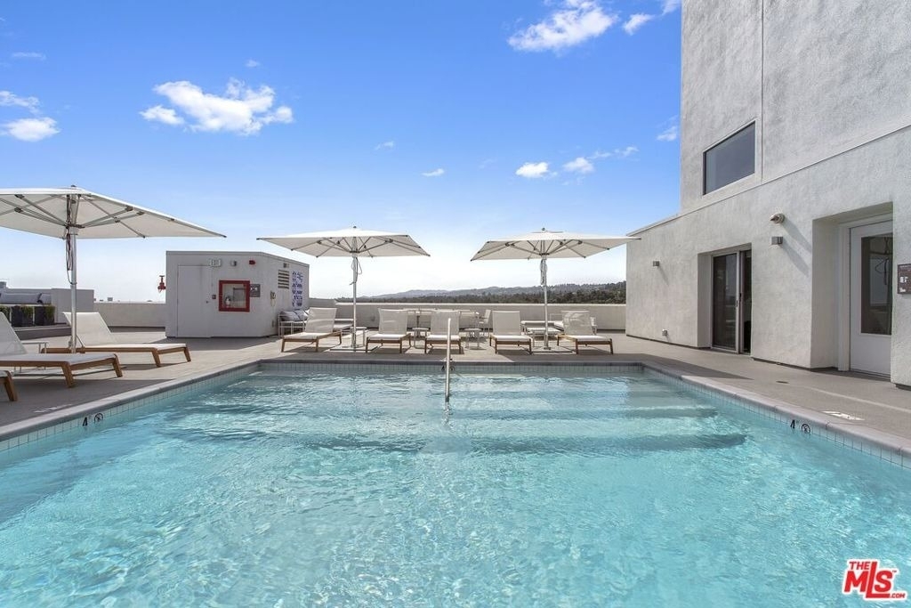 838 N Doheny Drive - Photo 35