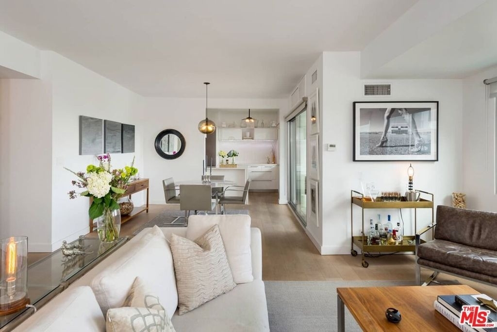 838 N Doheny Drive - Photo 4