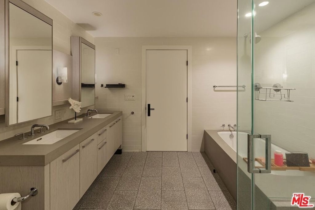 10777 Wilshire Boulevard - Photo 20