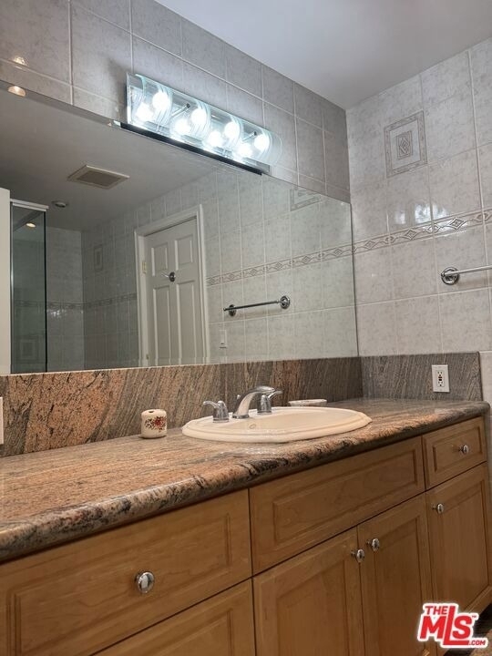 5412 Hazeltine Avenue - Photo 8