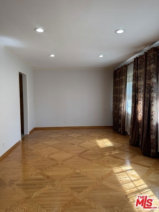 5412 Hazeltine Avenue - Photo 12