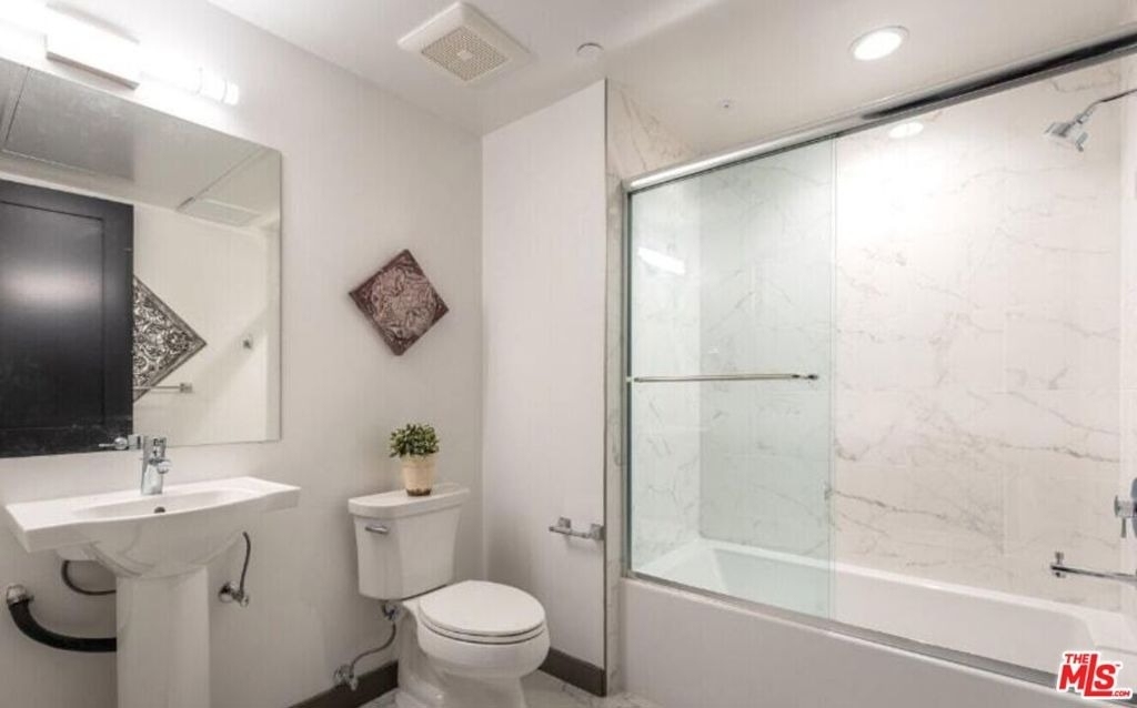 552 N Hobart Boulevard - Photo 4