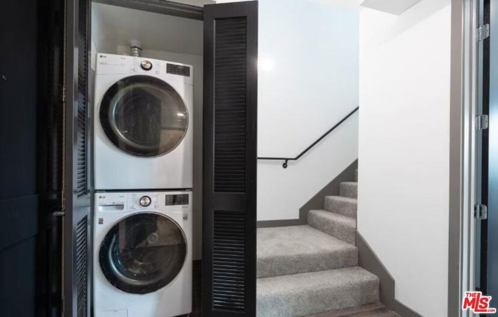 552 N Hobart Boulevard - Photo 3