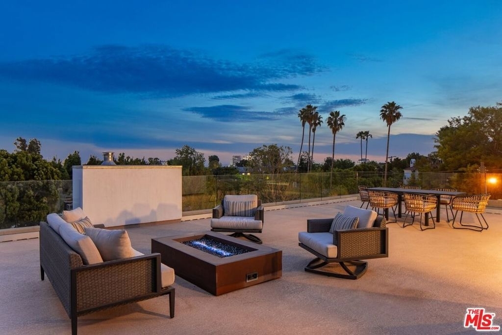 12443 W Sunset Boulevard - Photo 37